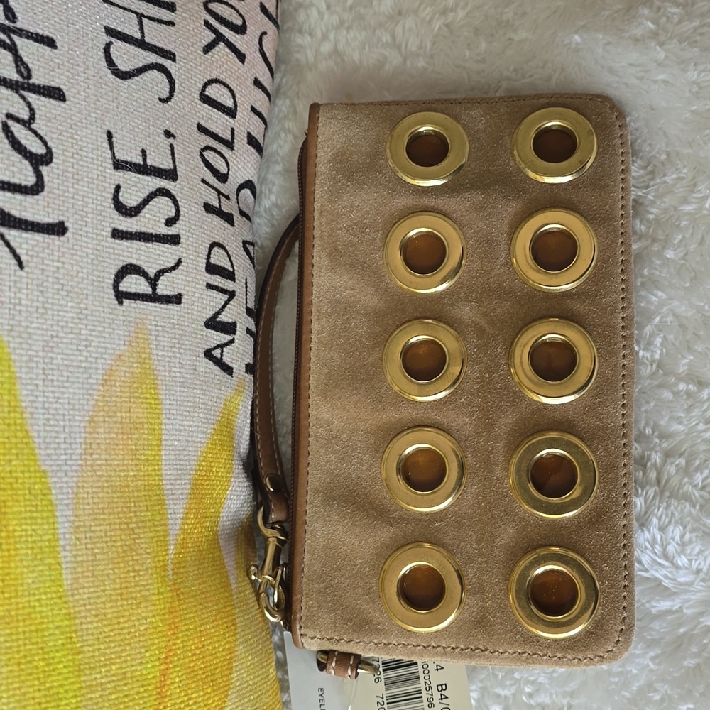 NWT Coach Grommets Suede Wristlet Or Clutch CAMEL🐫Color SO SOFT🤤🤤🤤 - Picture 6 of 11